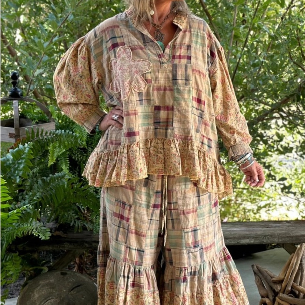 NWT Jaded Gypsy Around the Meadows Top- one size